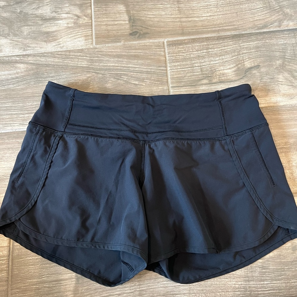 Lululemon speed up size 4 black shorts